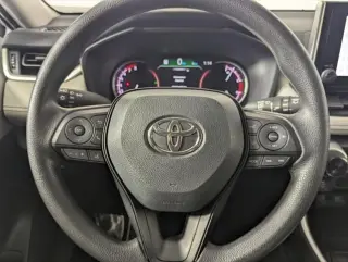 Toyota RAV4 2025 XLE 4p SUV