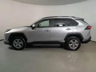Toyota RAV4 2025 XLE 4p SUV