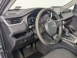 Toyota RAV4 2025 XLE 4dr SUV