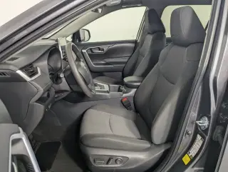 Toyota RAV4 2025 XLE 4dr SUV