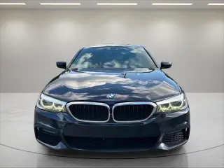 Serie 5 BMW 2019 540i Sedán 4p