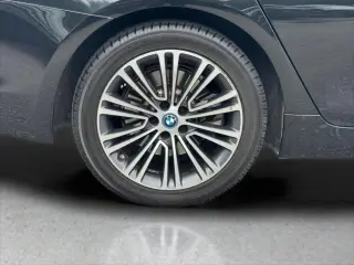 Serie 5 BMW 2019 530e iPerformance Sedán 4p.