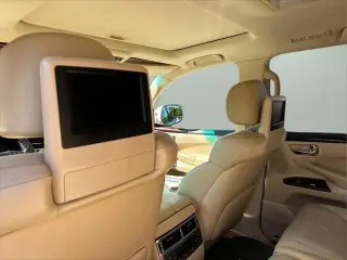 Lexus LX 570 2013 4x4 SUV 4p