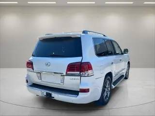 Lexus LX 570 2013 4x4 SUV 4p