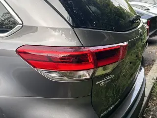 Toyota Highlander 2019 AWD XLE 4dr SUV