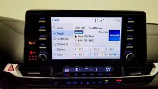 Toyota Sienna 2024 XLE 8-Pasajeros 4p Mini-Van