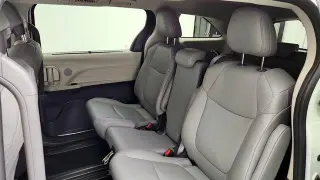 Toyota Sienna 2024 XLE 8-Pasajeros 4p Mini-Van
