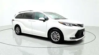 Toyota Sienna 2024 XLE 8-Pasajeros 4p Mini-Van