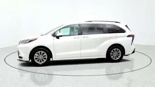 Toyota Sienna 2024 XLE 8-Pasajeros 4p Mini-Van