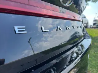 Hyundai ELANTRA Híbrido 2023 Azul 4dr Sedán
