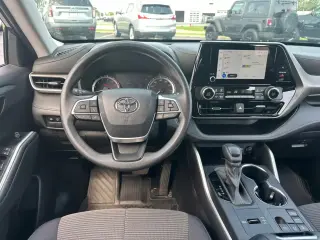 Toyota Highlander 2023 L SUV 4 puertas