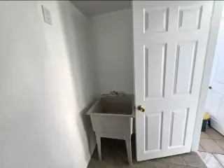 RENTO ESPACIO PARA NEGOCIO EN L.A.