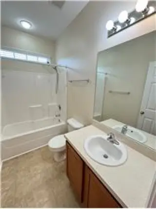 Rental property with 3 bedroom and 2 bathroom in Richmond Hill
