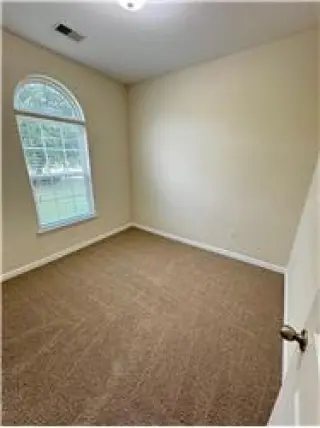 Rental property with 3 bedroom and 2 bathroom in Richmond Hill