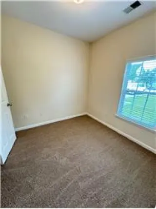 Rental property with 3 bedroom and 2 bathroom in Richmond Hill