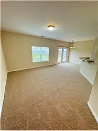 Rental property with 3 bedroom and 2 bathroom in Richmond Hill