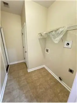 Rental property with 3 bedroom and 2 bathroom in Richmond Hill
