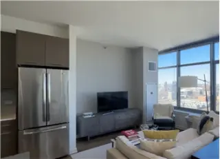 Rental property with 0 bedroom and 1 bathroom in Chicago
