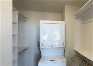 Rental property with 0 bedroom and 1 bathroom in Chicago