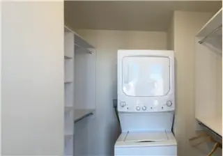 Rental property with 0 bedroom and 1 bathroom in Chicago