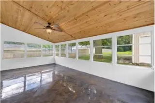 Rental property with 2 bedroom and 1.5 bathroom in Akron