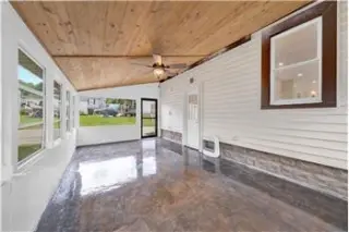 Rental property with 2 bedroom and 1.5 bathroom in Akron