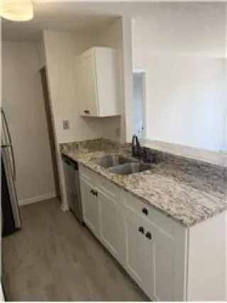 Rental property with 2 bedroom and 2 bathroom in Southgate