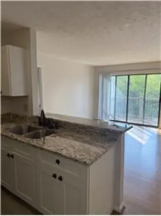 Rental property with 2 bedroom and 2 bathroom in Southgate