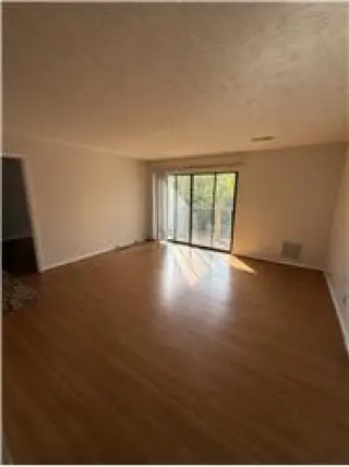 Rental property with 2 bedroom and 2 bathroom in Southgate