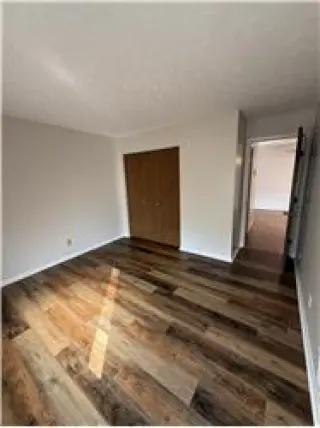 Rental property with 2 bedroom and 2 bathroom in Southgate