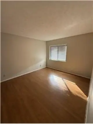 Rental property with 2 bedroom and 2 bathroom in Southgate