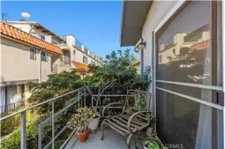 Rental property with 2 bedroom and 1 bathroom in Burbank