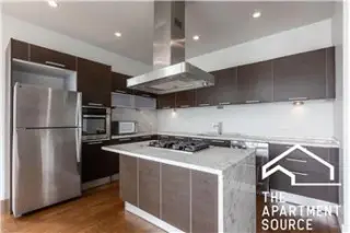 Rental property with 3 bedroom and 2 bathroom in Chicago