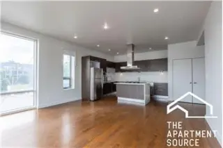 Rental property with 3 bedroom and 2 bathroom in Chicago