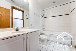 Rental property with 3 bedroom and 3 bathroom in Chicago
