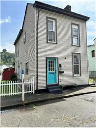 Rental property with 2 bedroom and 1.5 bathroom in Wheeling