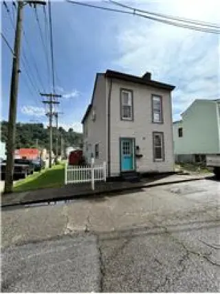 Rental property with 2 bedroom and 1.5 bathroom in Wheeling