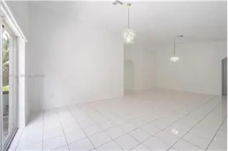 Rental property with 4 bedroom and 2 bathroom in Miami