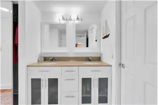 Rental property with 1 bedroom and 1.5 bathroom in Treasure Island