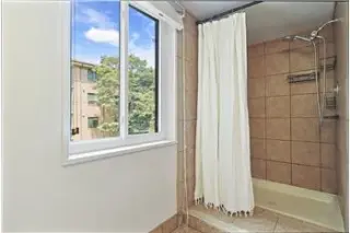 Rental property with 3 bedroom and 2 bathroom in Res