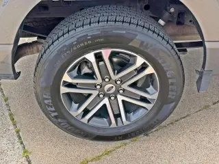 Ford F-150 2023 4x2 XL 4dr SuperCrew 5.5 ft. SB