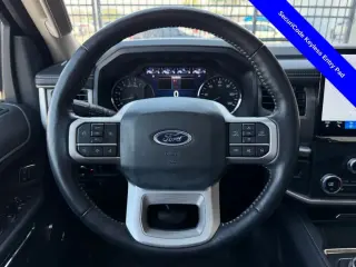 Ford Expedition 2023 4x4 XLT 4dr SUV