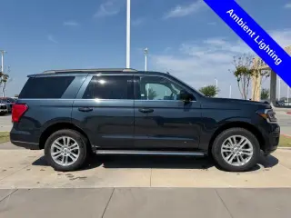 Ford Expedition 2023 4x4 XLT 4dr SUV