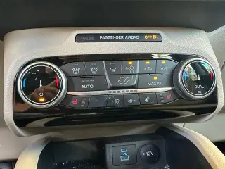Ford Escape 2022 SEL 4dr SUV