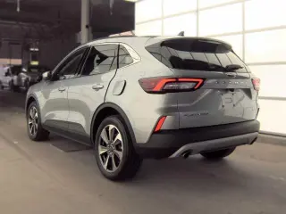 Ford Escape 2023 AWD Platinum 4dr SUV