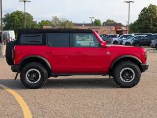 Ford Bronco 2023 4x4 Base Advanced 4dr SUV