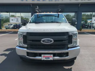 Ford F-350 Super Duty 2019 4x2 XLT 2dr Regular Cab 145 in. WB SRW Chassis