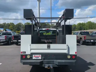 Ford F-350 Super Duty 2019 4x2 XLT 2dr Regular Cab 145 in. WB SRW Chassis