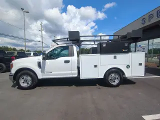 Ford F-350 Super Duty 2019 4x2 XLT 2dr Regular Cab 145 in. WB SRW Chassis