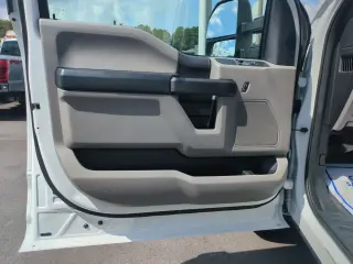 Ford F-350 Super Duty 2019 4x2 XLT 2dr Regular Cab 145 in. WB SRW Chassis